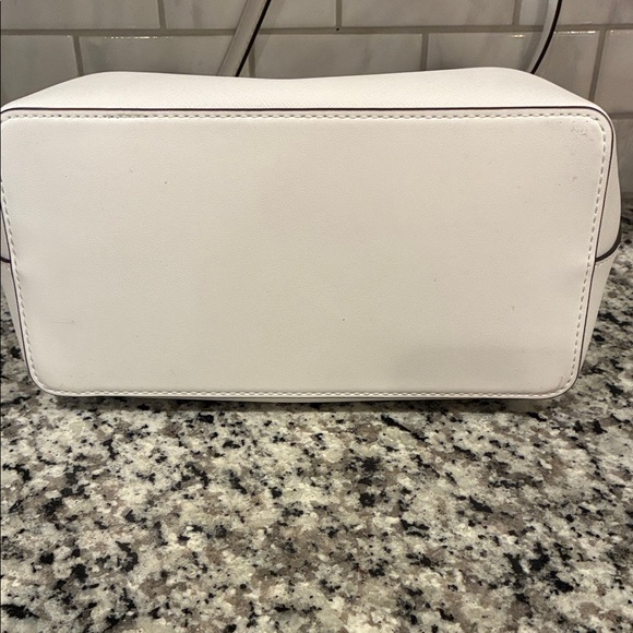 Michael Kors Cream Shoulder Bag - Picture 3 of 5